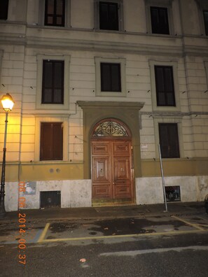 Front of property - Living Rome Ottaviano (Rome)