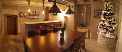 Bar (in der Unterkunft)