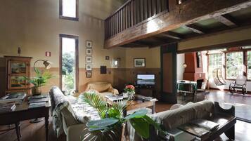 Área de estar no saguão