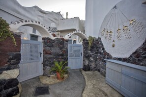 Lobby - Aura Caves (Santorini)