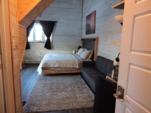 Premium bedding, pillow-top beds, individually decorated - Gîte Passion et Tendresse (Shefford)