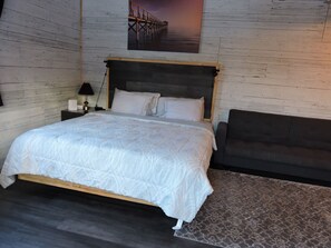 Family Room | Premium bedding, pillowtop beds, individually decorated - Gîte Passion et Tendresse (Shefford)