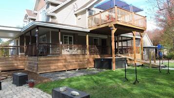 Basic Room, 1 King Bed, Fireplace, Mountain View | Premium bedding, pillowtop beds, individually decorated