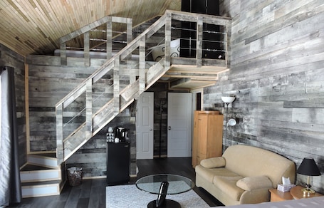 Family Room | 1 bedroom, premium bedding, pillowtop beds, individually decorated