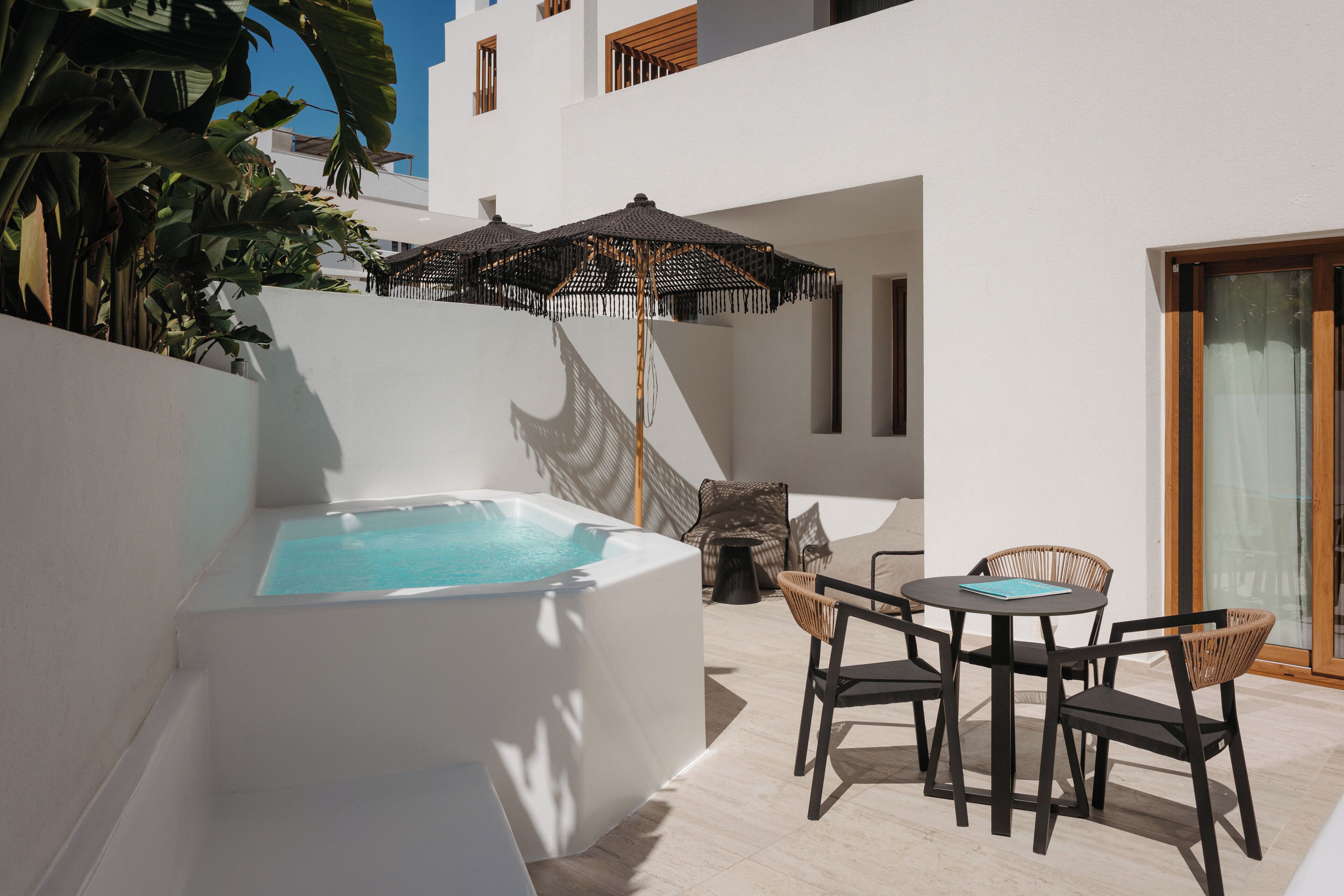 Sphinx Suite with outdoor Hot Tub | Terrace/patio