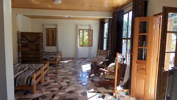 Comfort Studio Suite, City View | Desk, blackout curtains, soundproofing, free cots/infant beds