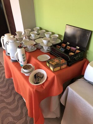 Desayuno completo incluido todos los días 