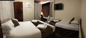 Suite, accessible aux personnes à mobilité réduite, salle de bains attenante | 1 chambre, Wi-Fi