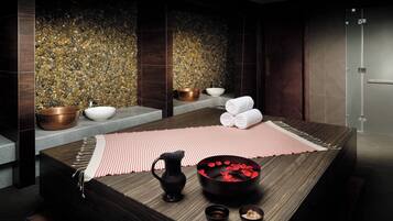 Salas para tratamentos a dois, sauna seca, sauna a vapor, aromaterapia