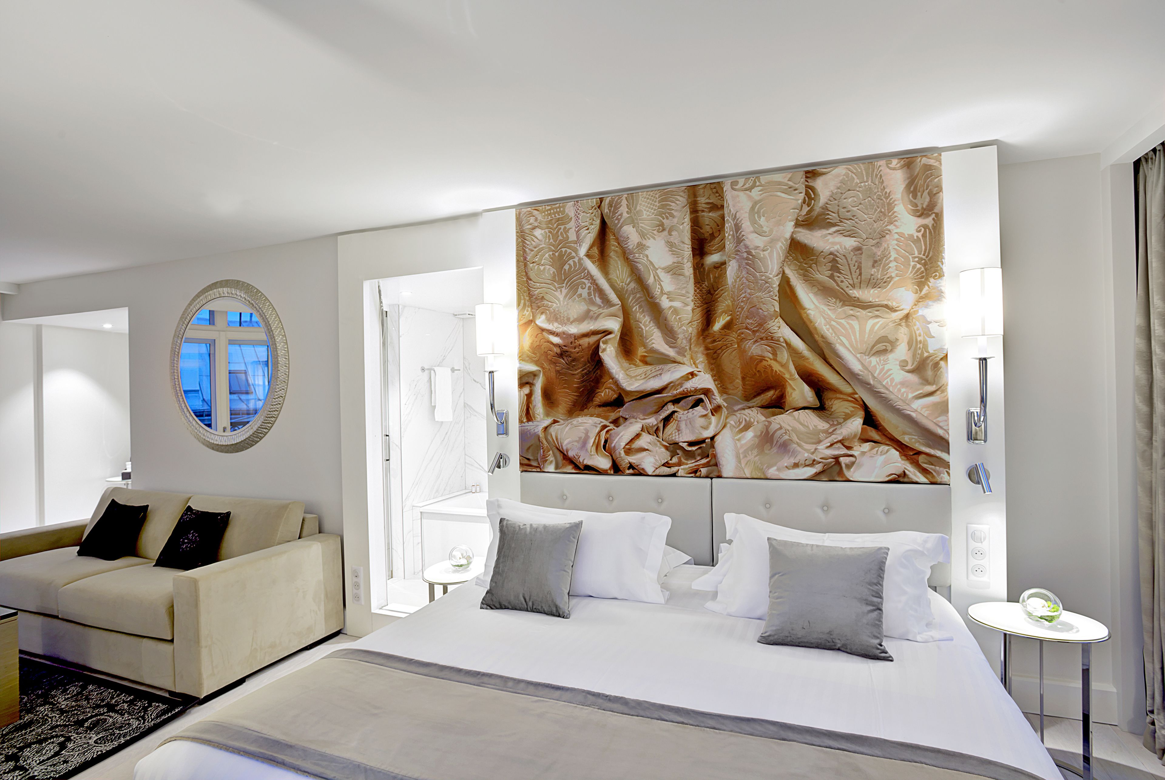 suite (eugenie) | premium bedding, pillow-top beds, minibar, in-room safe