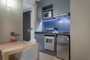 Frigobar, cofres nos quartos, individualmente decorados, escrivaninha