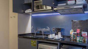 Mini-fridge, microwave, stovetop, dishwasher