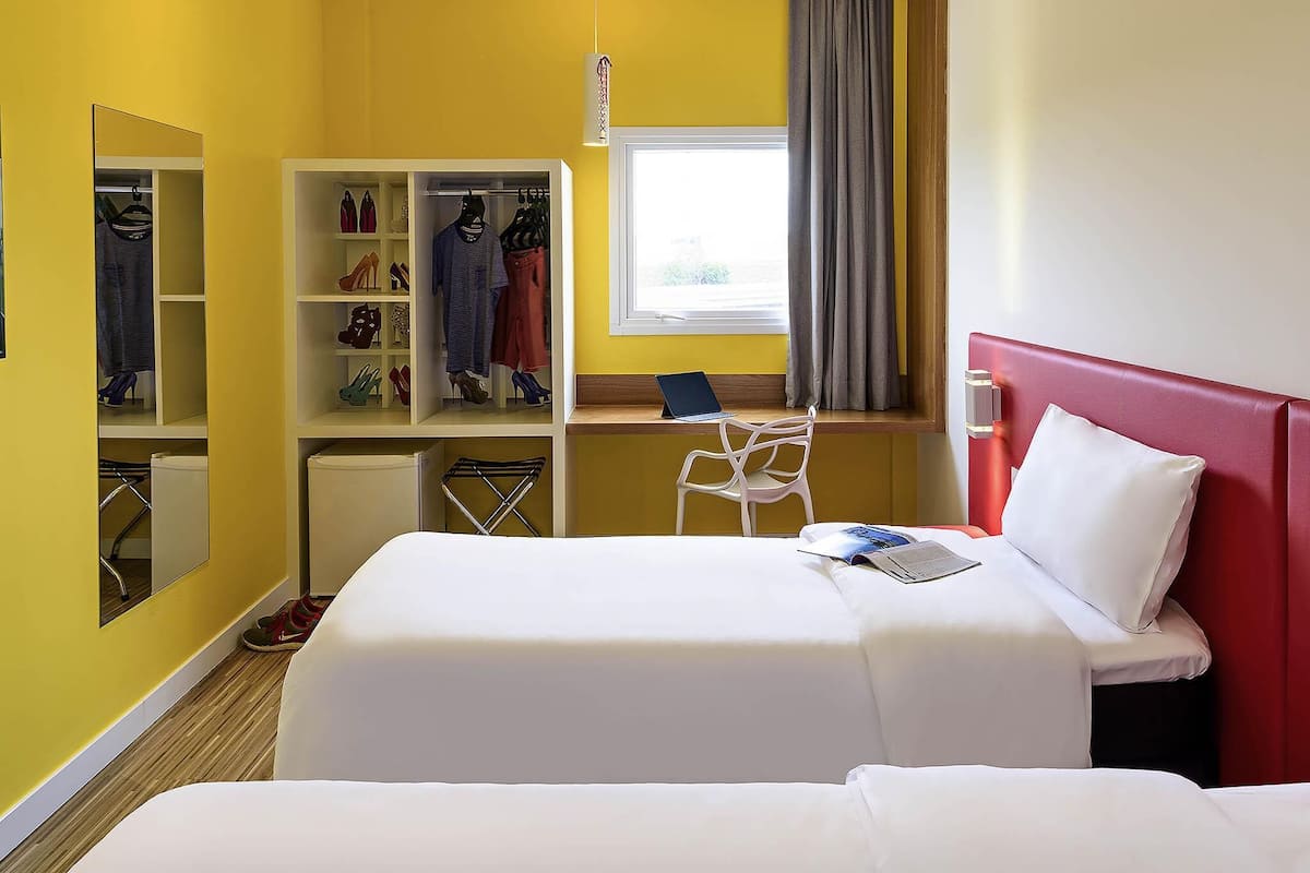 In-room safe, desk, soundproofing, free WiFi