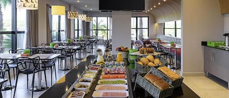 Breakfast, lunch, dinner served; local and international cuisine