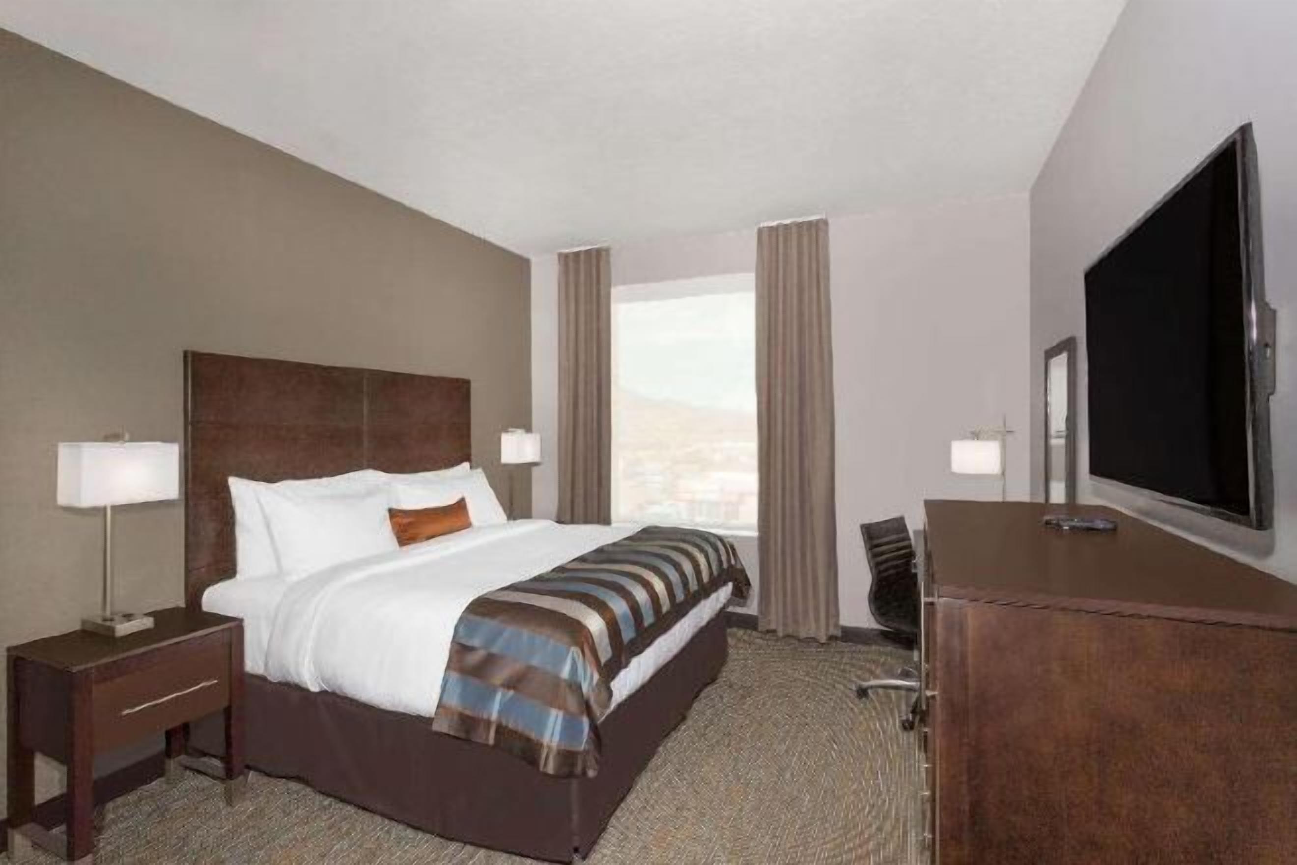 In-room safe, desk, iron/ironing board, free cribs/infant beds