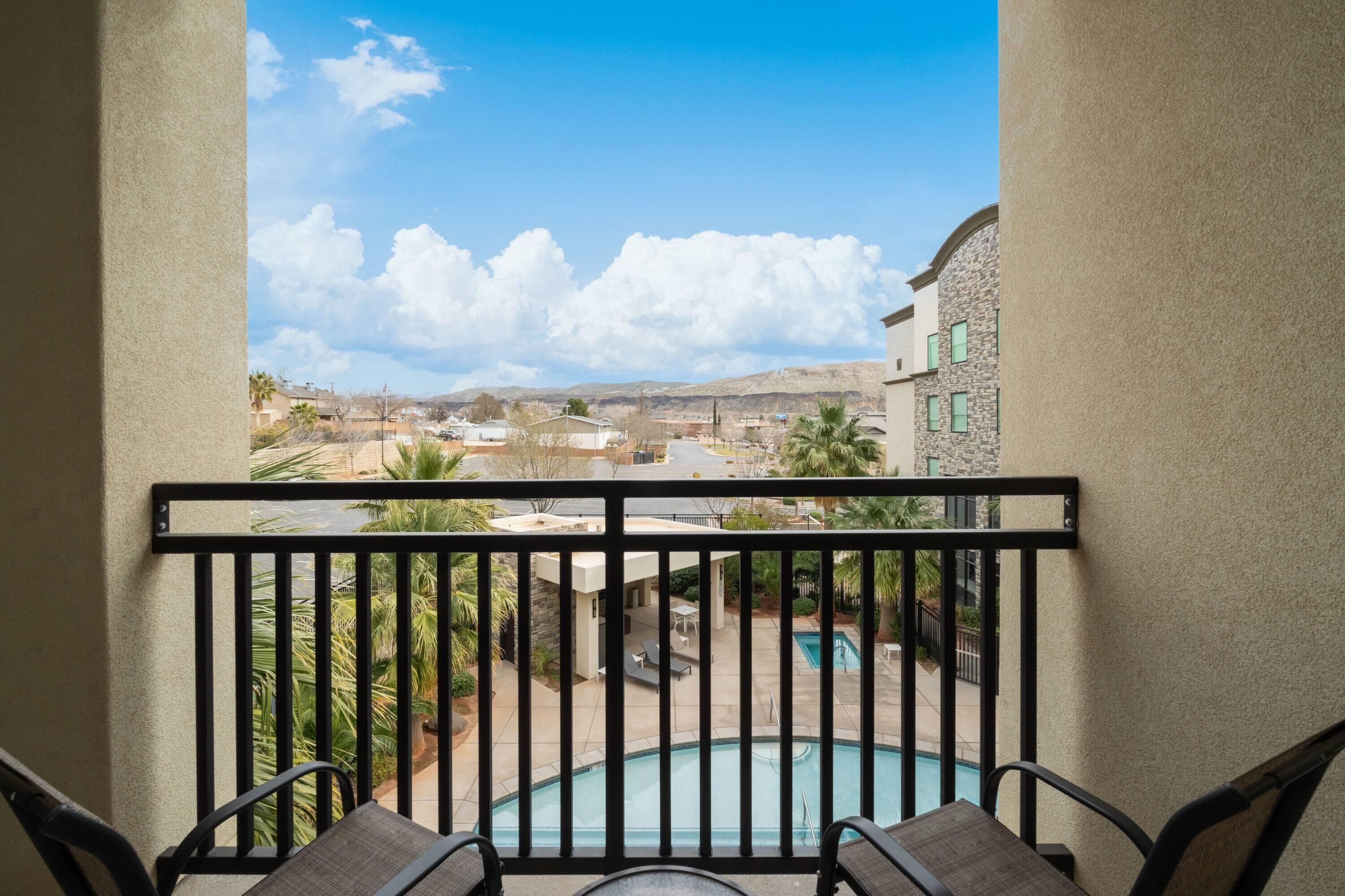 Habitación superior, 1 cama King size, para no fumadores | Caja de seguridad en la habitación y escritorio 