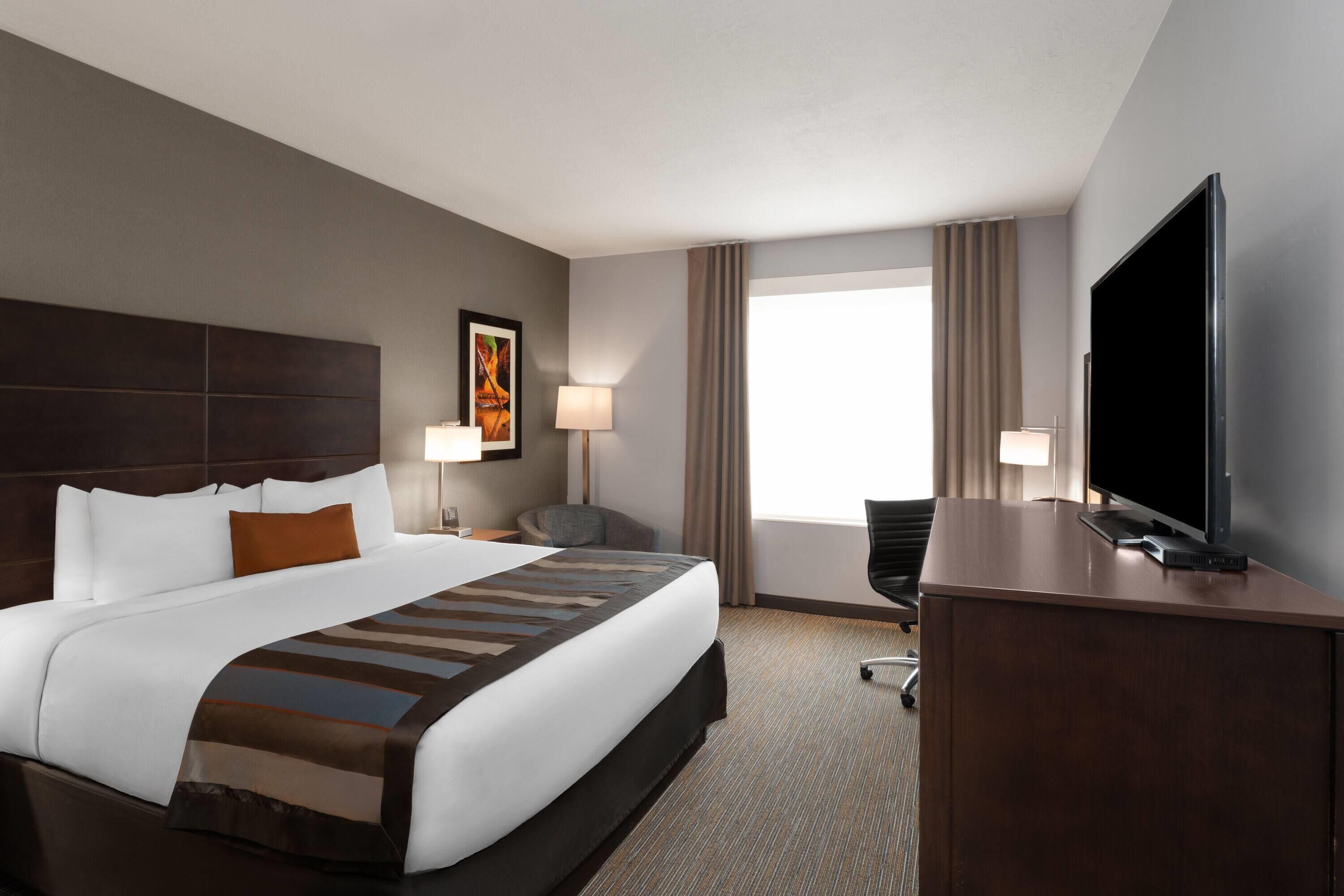 Habitació, 1 llit de matrimoni gran, no fumadors | Caixa forta a l'habitació, escriptori i planxa i posts de planxar 