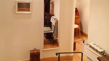 Suite, Garden View | Room amenity
