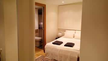 Suite, Garden View | Down comforters, blackout drapes, rollaway beds, free WiFi