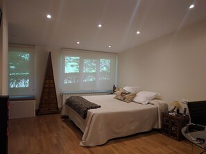 Deluxe Suite, Garden View | Down comforters, blackout drapes, rollaway beds, free WiFi - Agroturismo Anziola (Oiartzun)