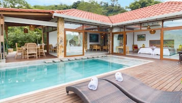 Villa Grand Master Suite