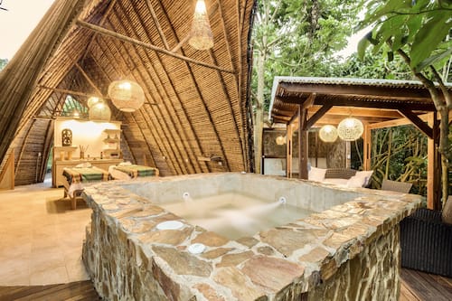Couples treatment rooms, sauna, hot tub, steam room, Turkish bath