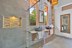 Villa Master Suite | Premium bedding, Select Comfort beds, minibar, in-room safe