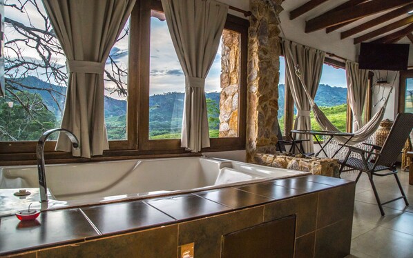 Junior Suite, 1 Bedroom, Hot Tub, Mountain View | Indoor spa tub - Hotel Spa La Colina (Pereira)