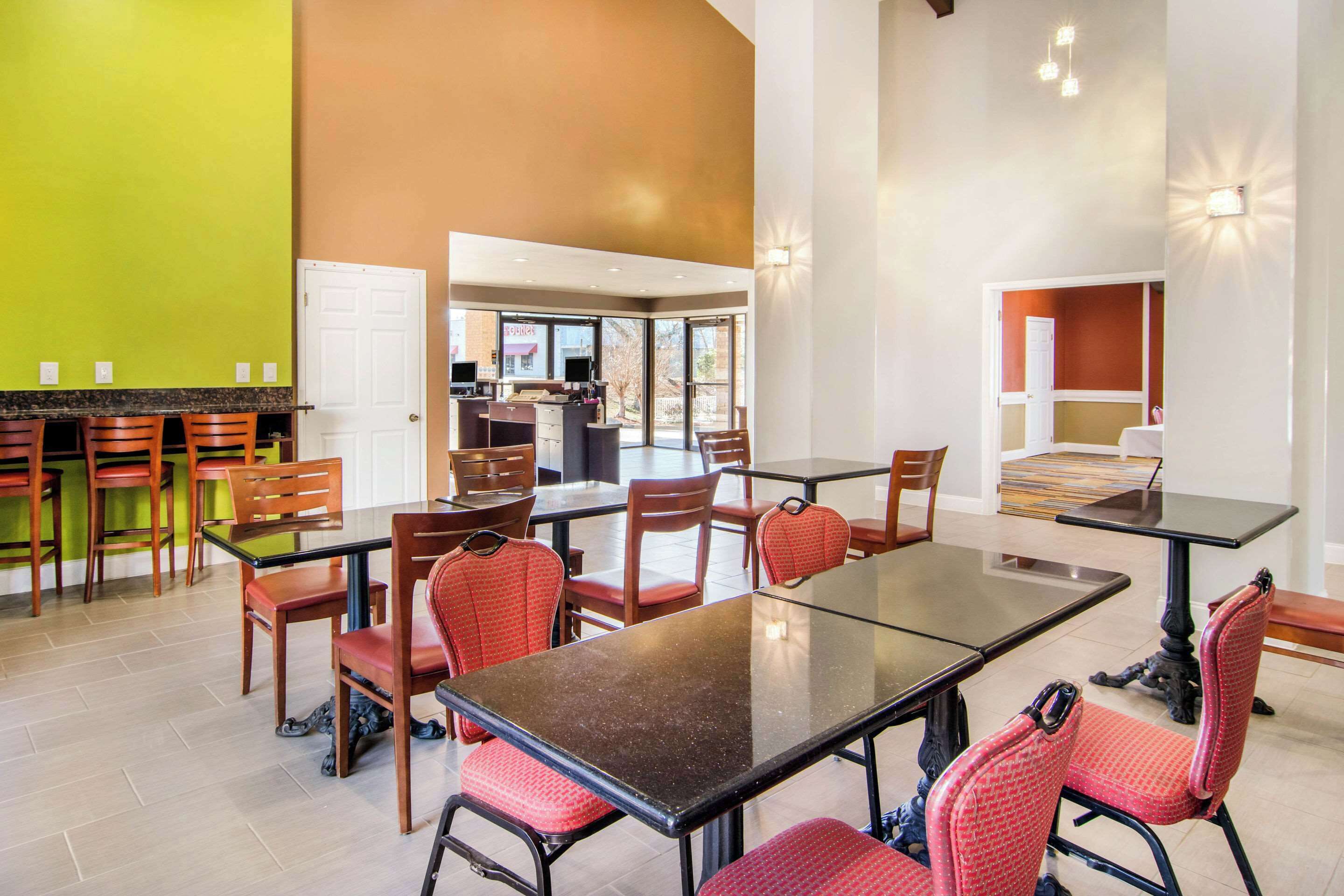 Gratis kontinental frukost varje dag 