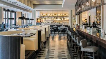 Dîner, souper et brunch servis sur place
