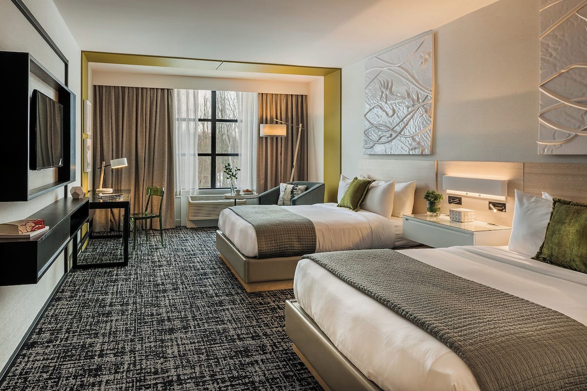 hypo-allergenic bedding, in-room safe, desk, laptop workspace