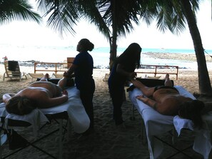 Masajes de tejido profundo, masajes suecos, masajes en la playa 