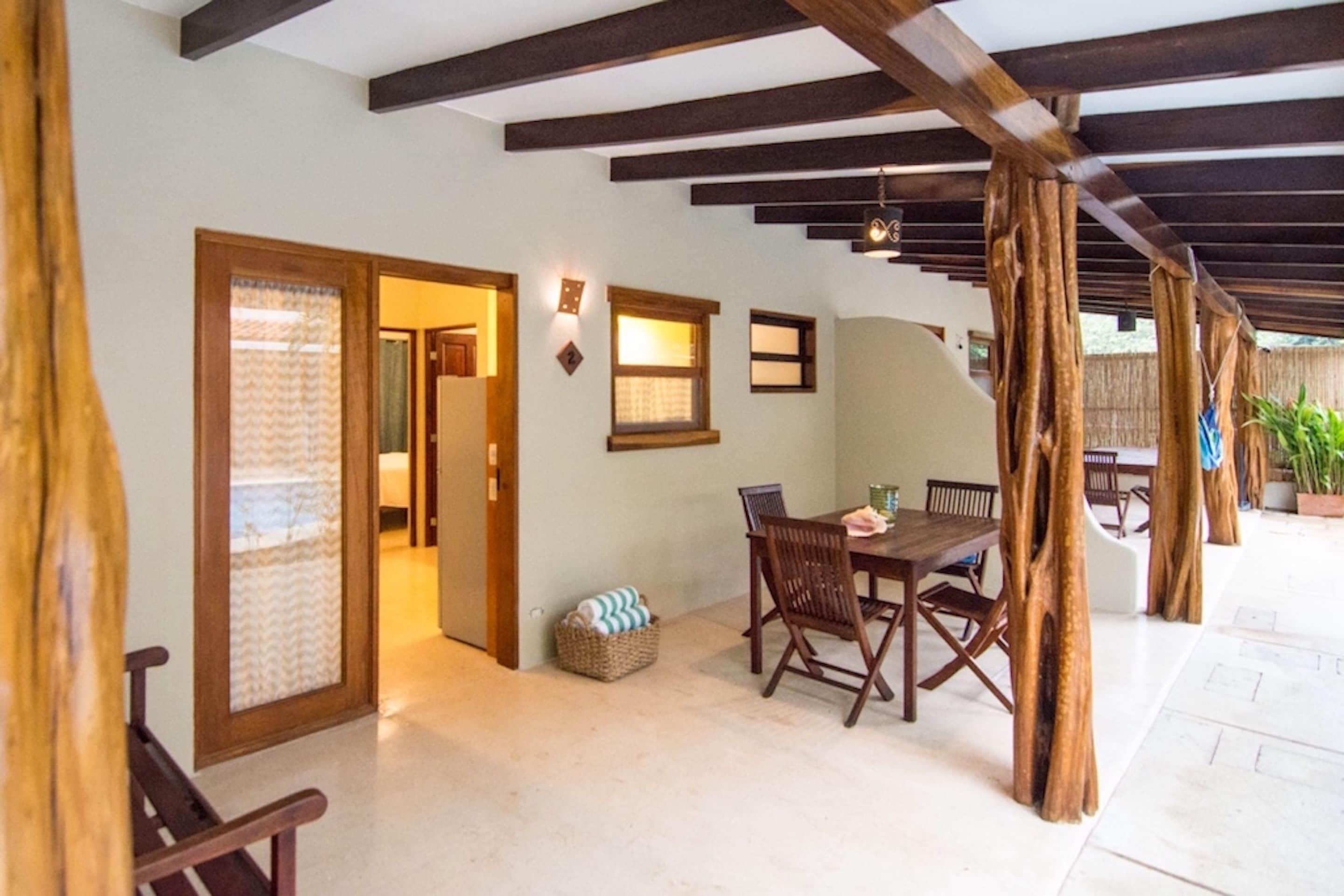 Two Bedroom Poolside Apartment | Terrasse/Patio