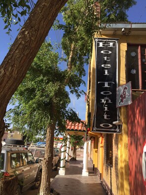 Front of property - Tonito Hotel (Uyuni)