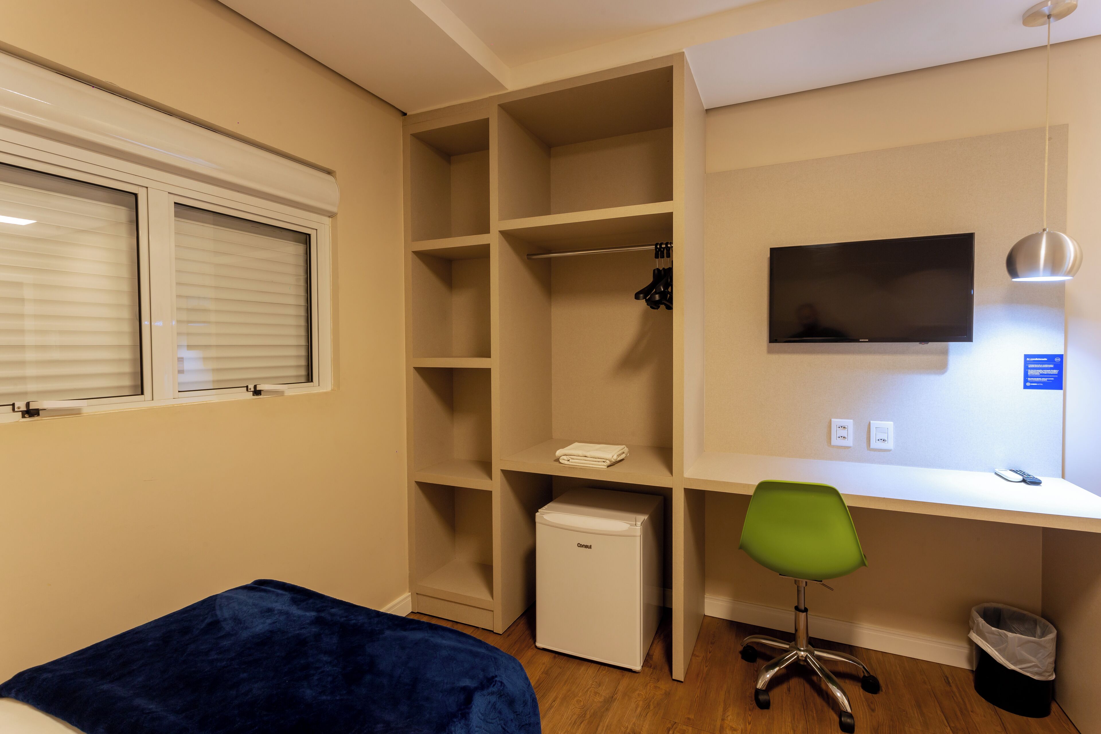 superior double room | hypo-allergenic bedding, pillow-top beds, desk, laptop workspace