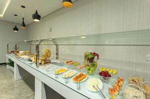 Café da manhã continental grátis todos os dias