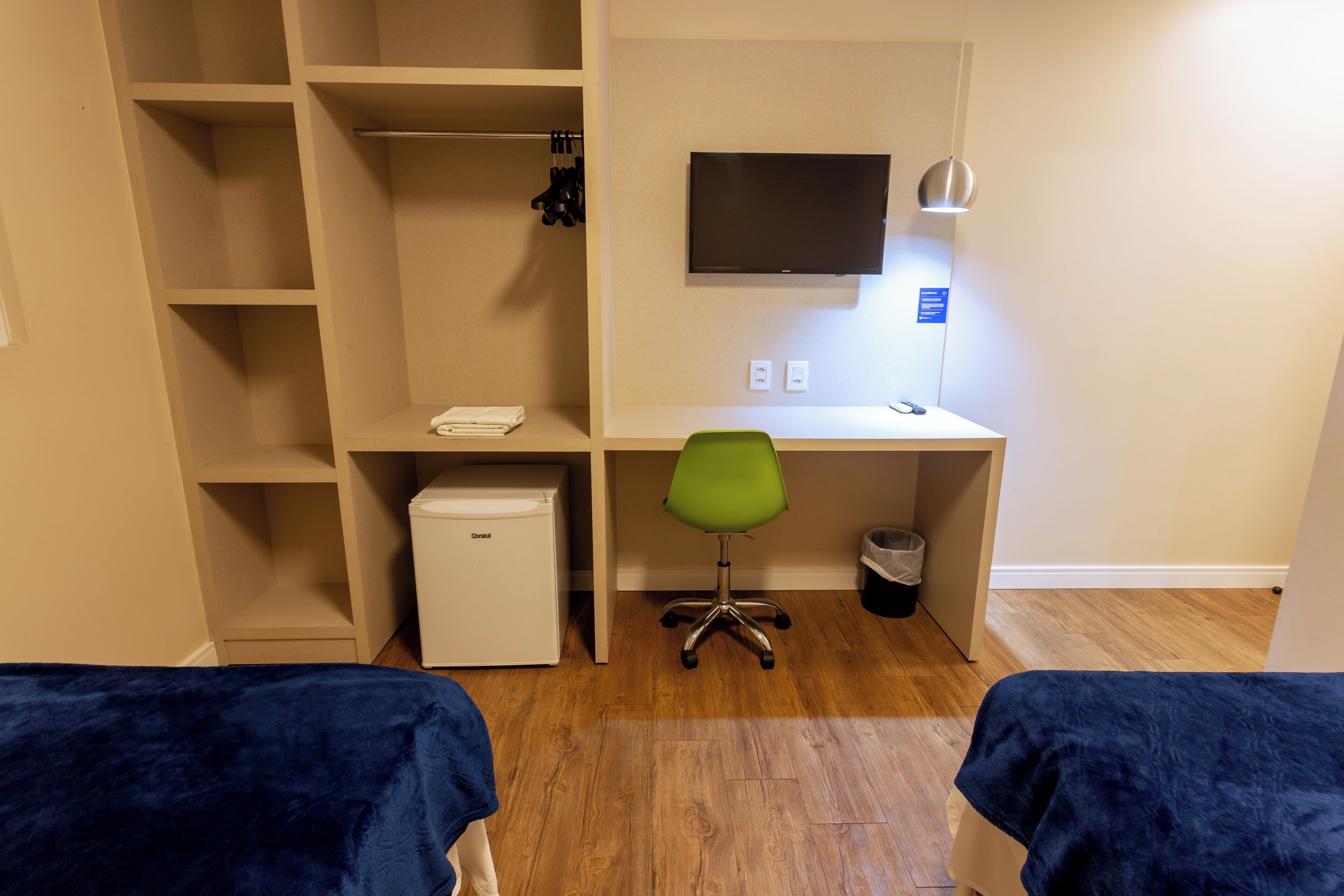 superior double room | hypo-allergenic bedding, pillow-top beds, desk, laptop workspace