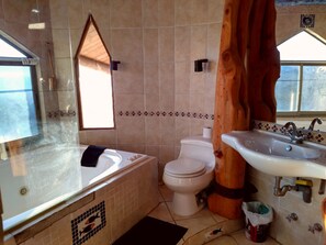 ห้องสวีท, ห้องน้ำส่วนตัว (Torreon) | ห้องน้ำ | ของใช้ในห้องน้ำฟรี, ผ้าเช็ดตัว