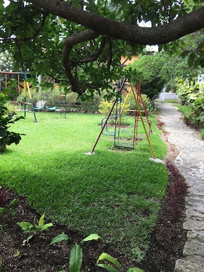 Children’s play area – outdoor