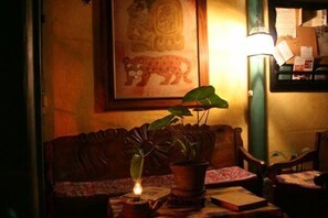 Lobby sitting area - Posada Belen Museo Inn (Guatemala City)