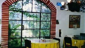 Breakfast and dinner served, international cuisine