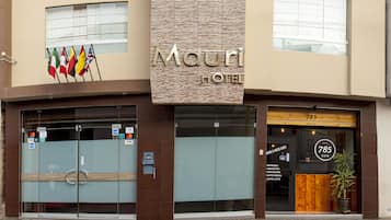 Vista frontal de la propiedad