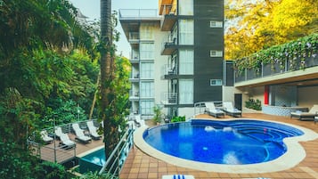 2 outdoor pools, sun loungers