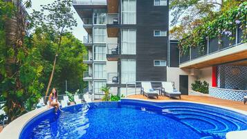 2 outdoor pools, sun loungers