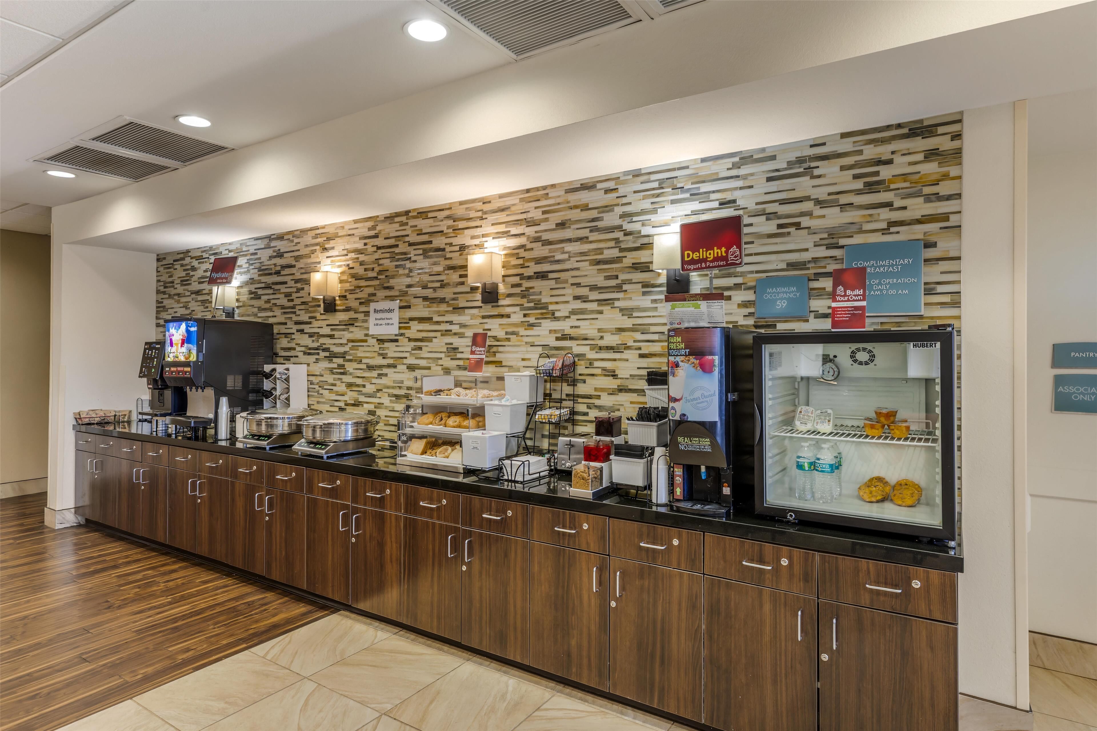 free daily full breakfast