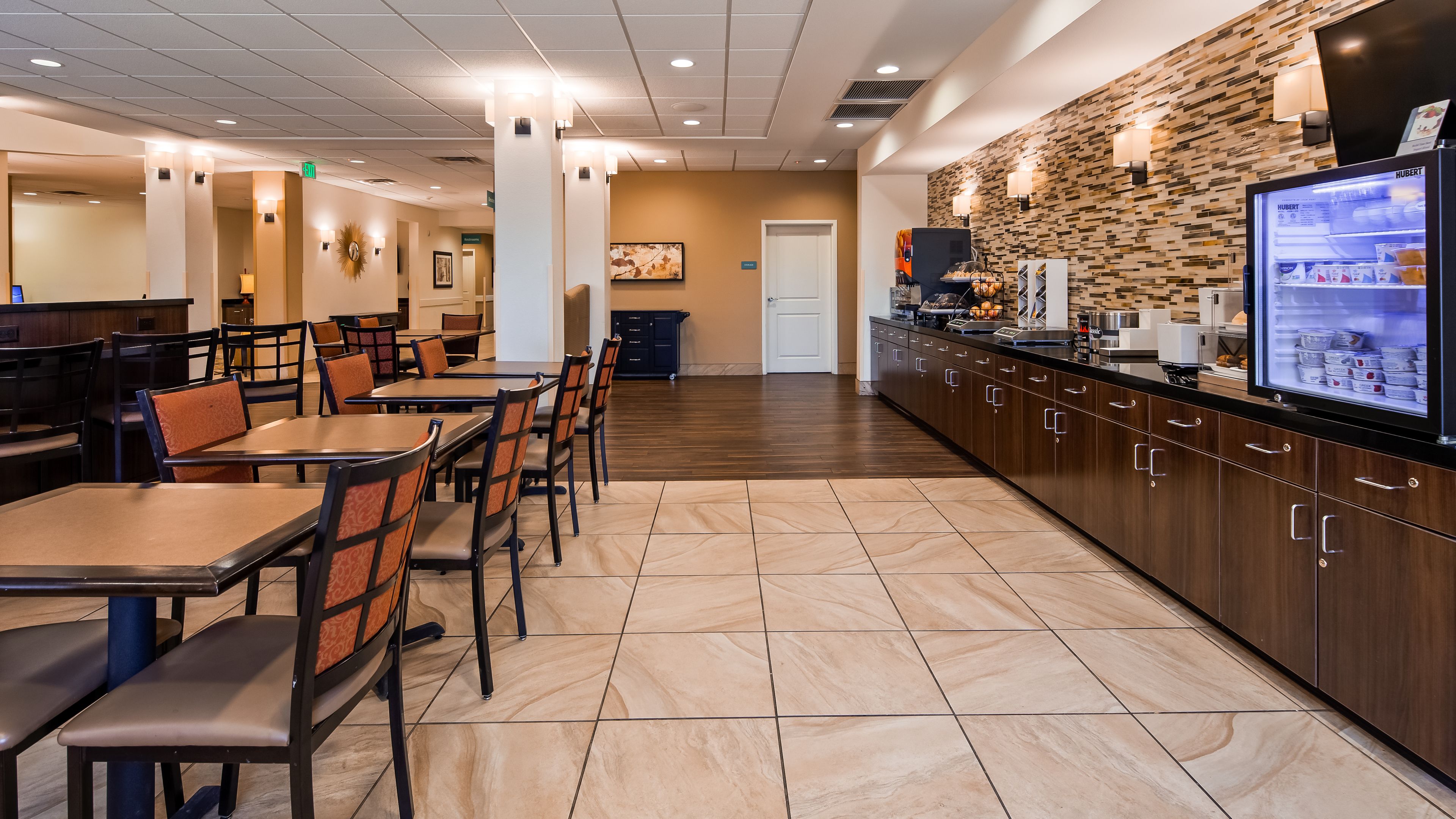 free daily full breakfast