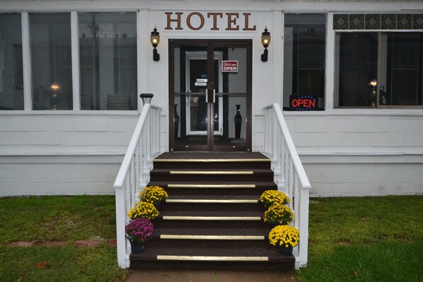 Perfect Stay Inn & Suites in Blair: Find Hotel Reviews, Rooms, and ...