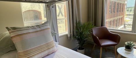 Chambre avec lits jumeaux, salle de bains commune | Wi-Fi gratuit, draps fournis, accès pour personnes à mobilité réduite