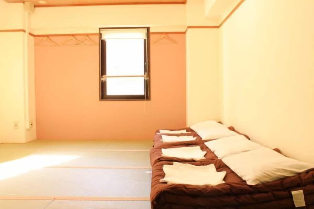 Soundproofing, free WiFi, bed sheets