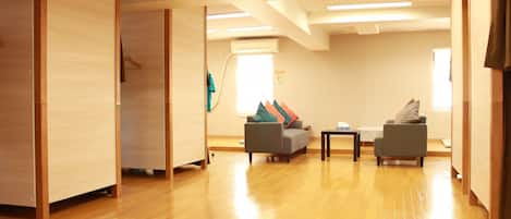 Western Style Mixed Dormitory